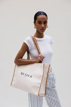 Musier Paris sac syrna